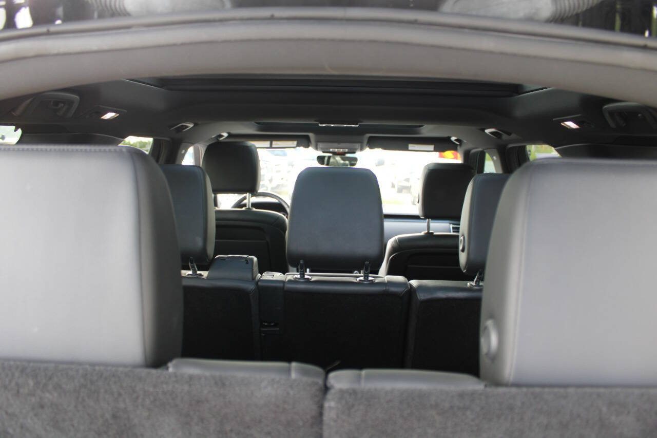Used 2019 Land Rover Discovery SE AWD/4WD image 15