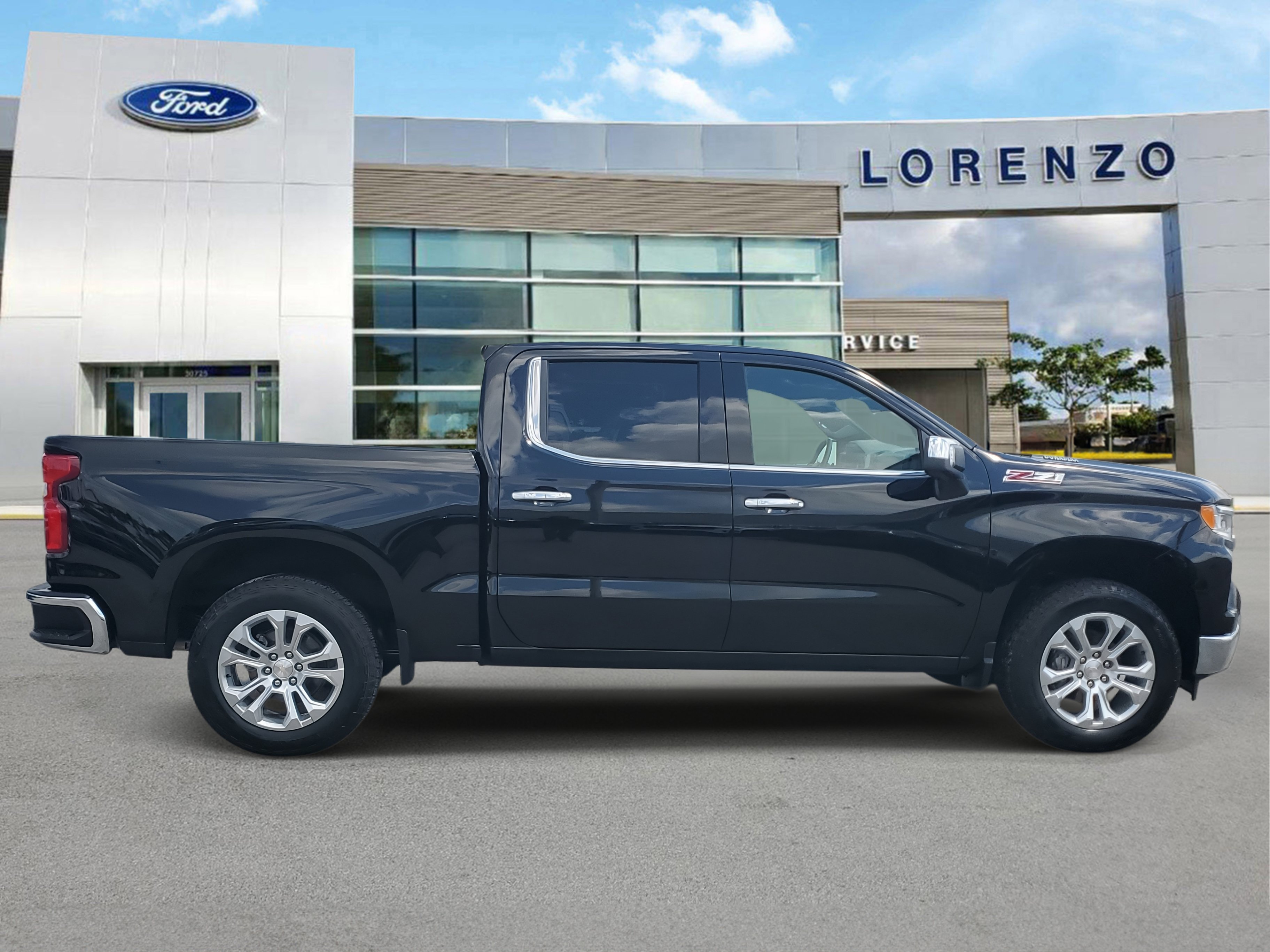 Used 2024 Chevrolet Silverado 1500 LTZ AWD/4WD image 4