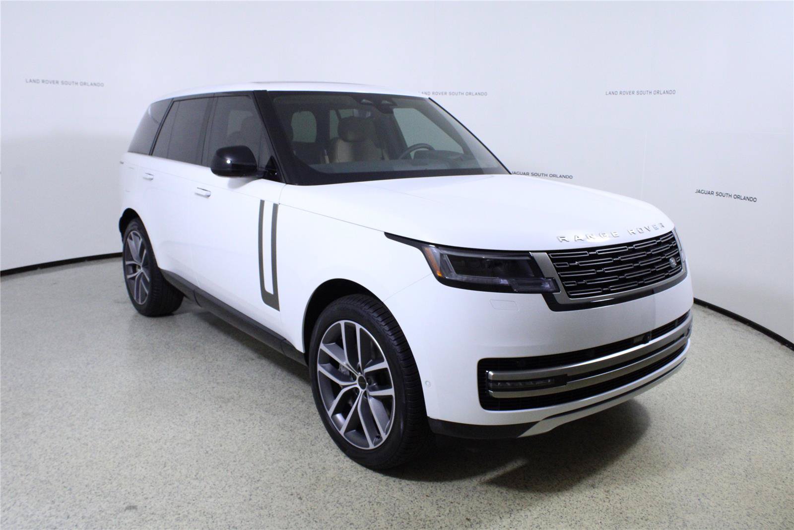 New 2026 Land Rover Range Rover SE AWD/4WD image 3