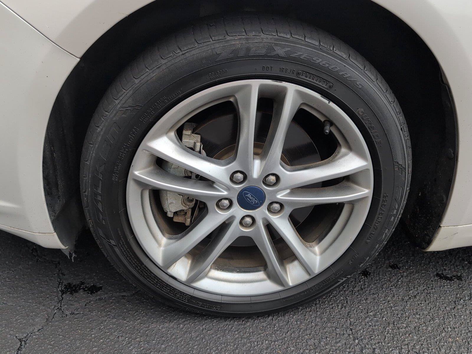 Used 2016 Ford Fusion Energi Titanium w/ Driver Assist Package FWD image 11
