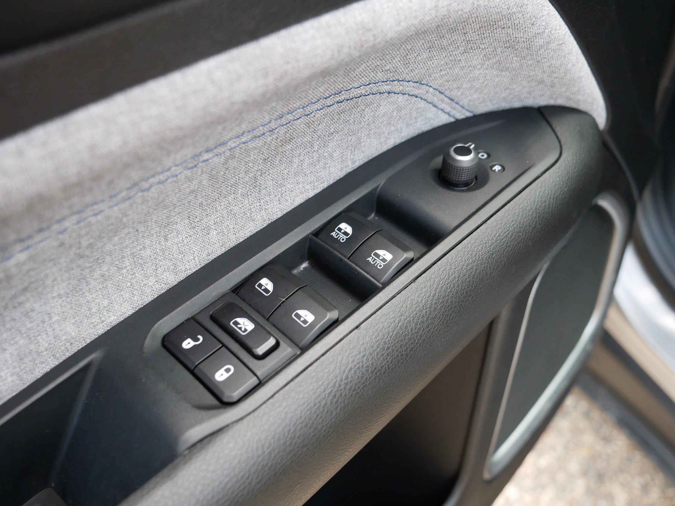 Used 2024 Jeep Compass Latitude image 19