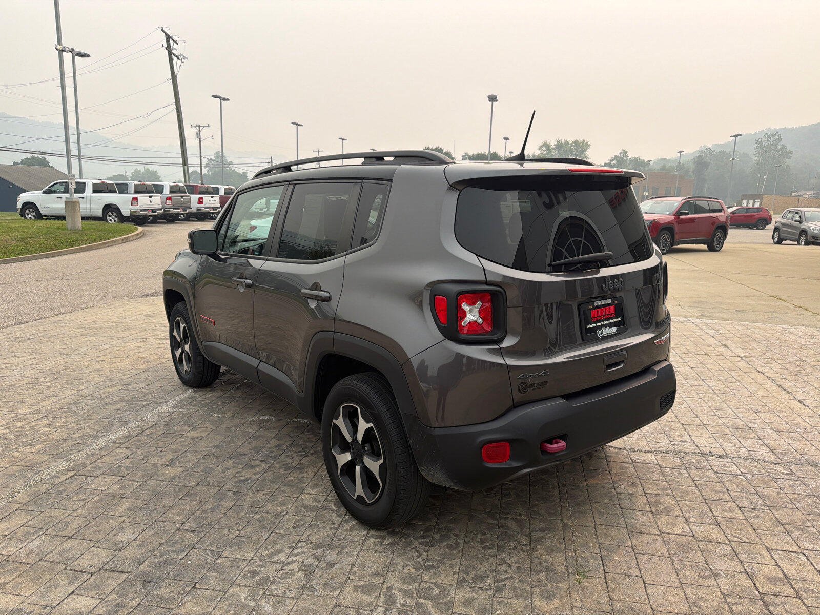 Used 2019 Jeep Renegade Trailhawk AWD/4WD image 6