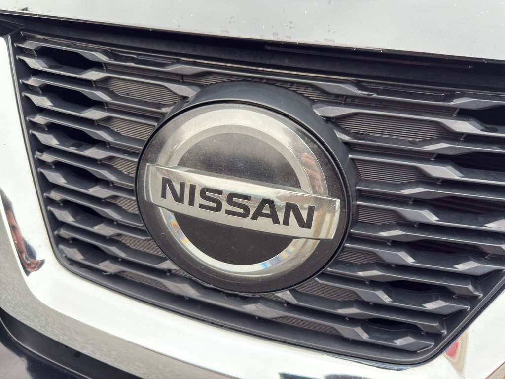 Used 2018 Nissan Rogue SV AWD/4WD image 35