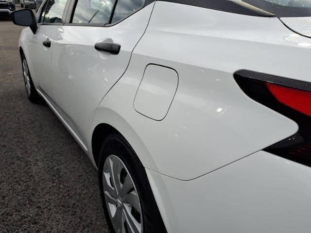 Used 2021 Nissan Versa S FWD image 17