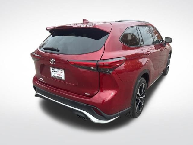 Used 2022 Toyota Highlander XSE FWD image 5
