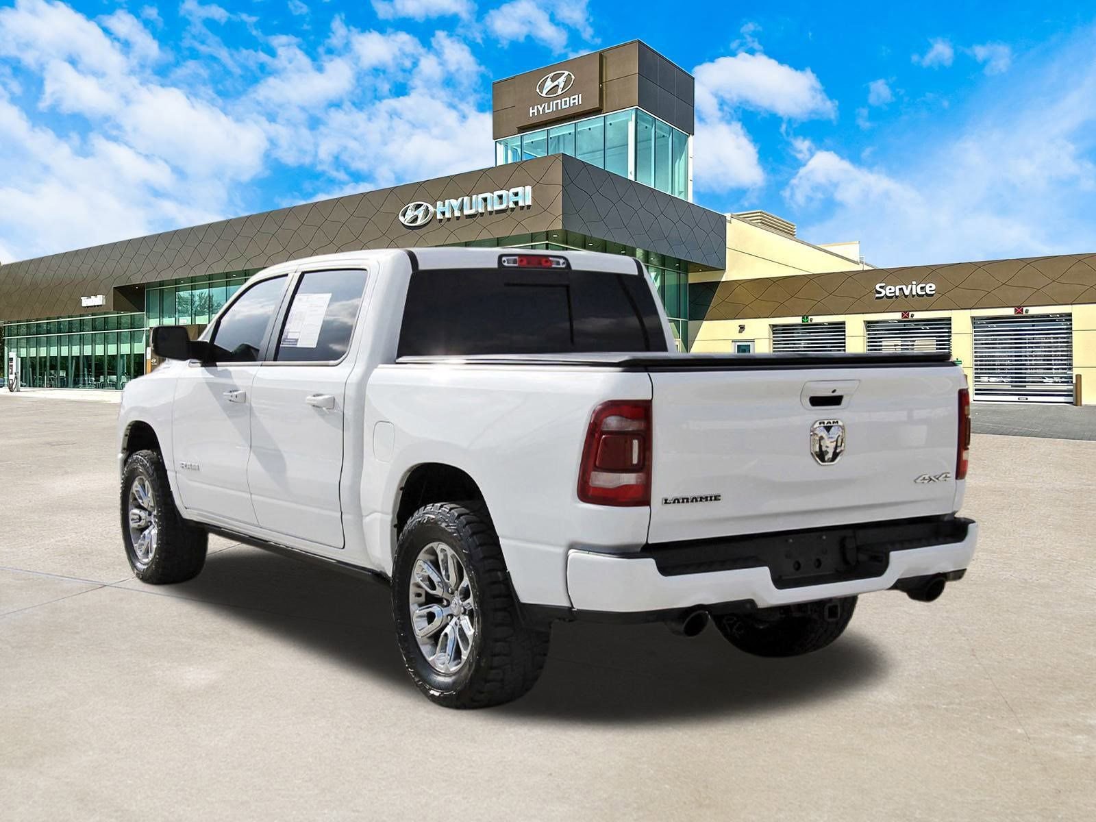 Used 2024 RAM 1500 Laramie image 8