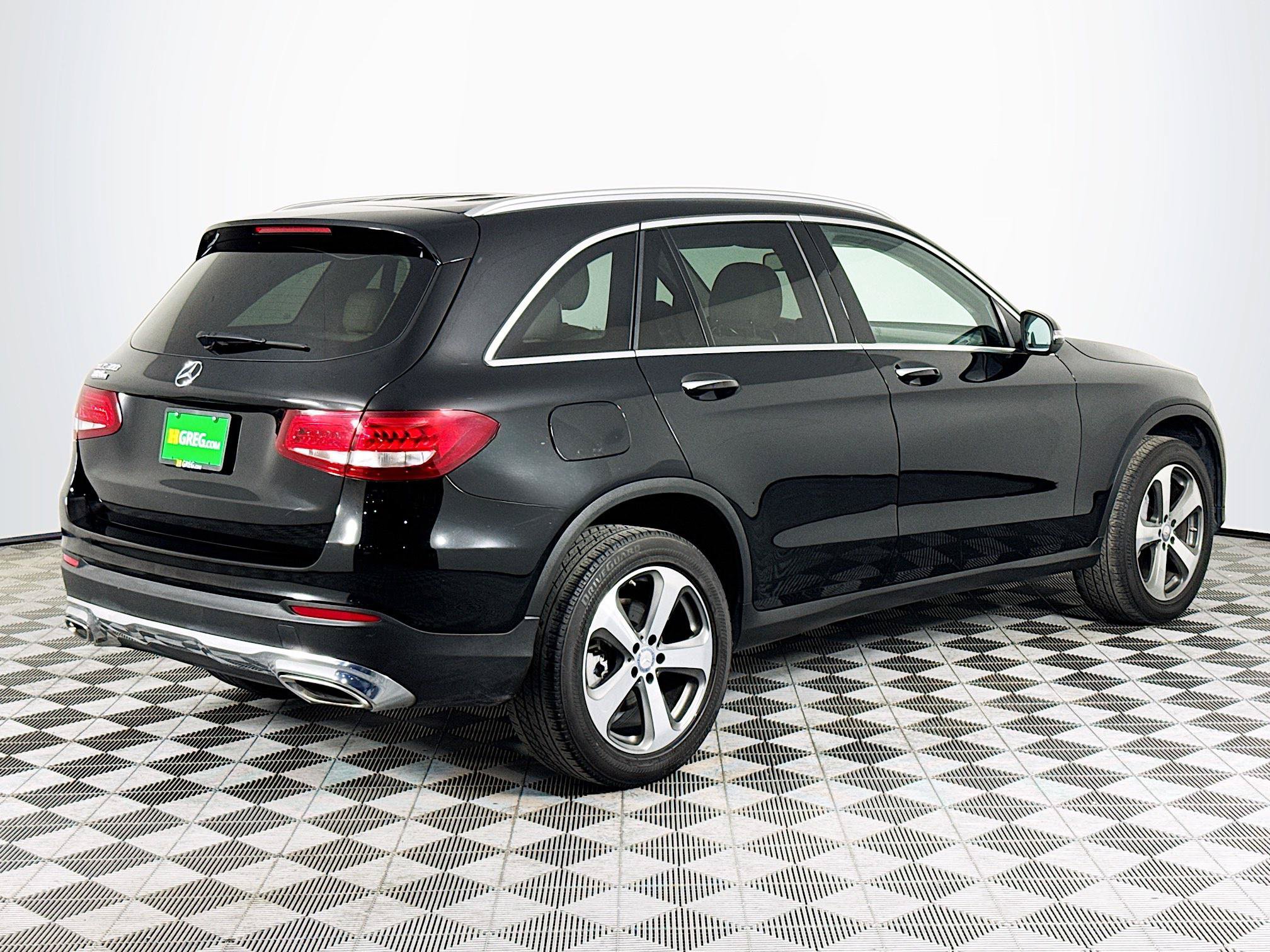 Used 2017 Mercedes-Benz GLC 300 w/ Premium 1 Package image 8