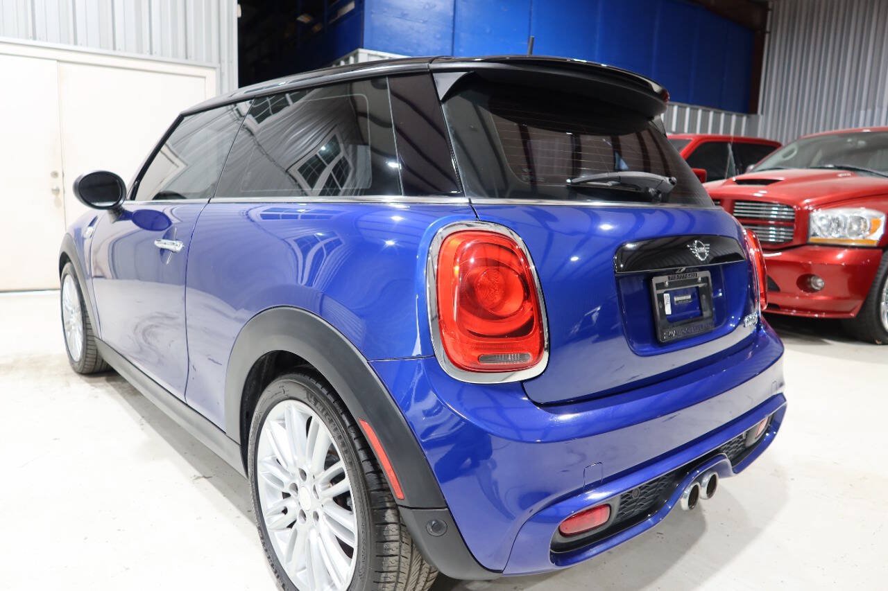Used 2019 MINI Cooper S w/ Signature Upholstery Package FWD image 3
