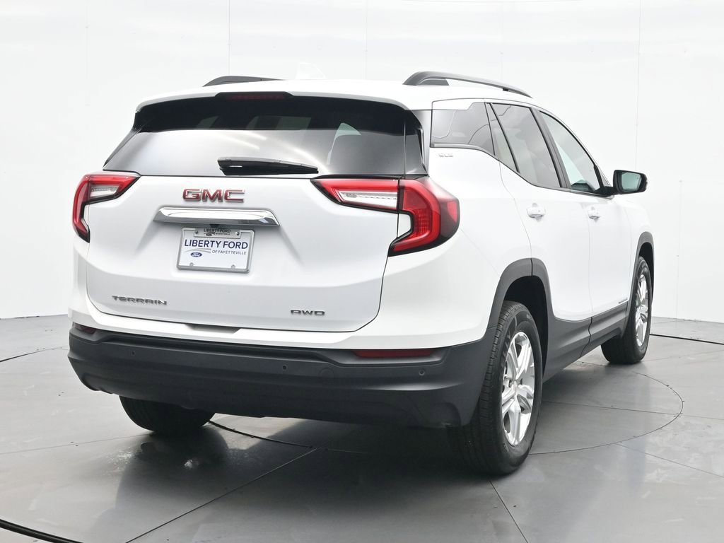 Used 2023 GMC Terrain SLE w/ Driver Convenience Package image 6