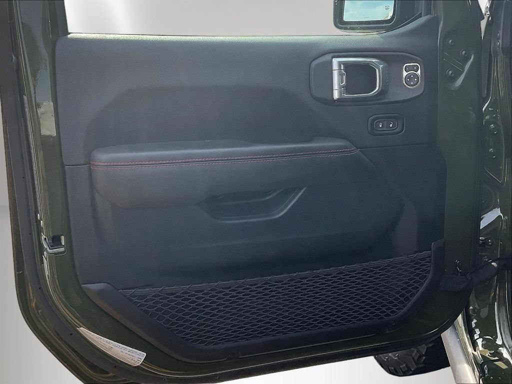 Used 2021 Jeep Wrangler Rubicon w/ Uconnect 4C Nav & Sound Group AWD/4WD image 19