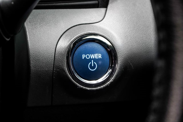 Used 2021 Toyota Avalon XLE w/ Moonroof Package image 31