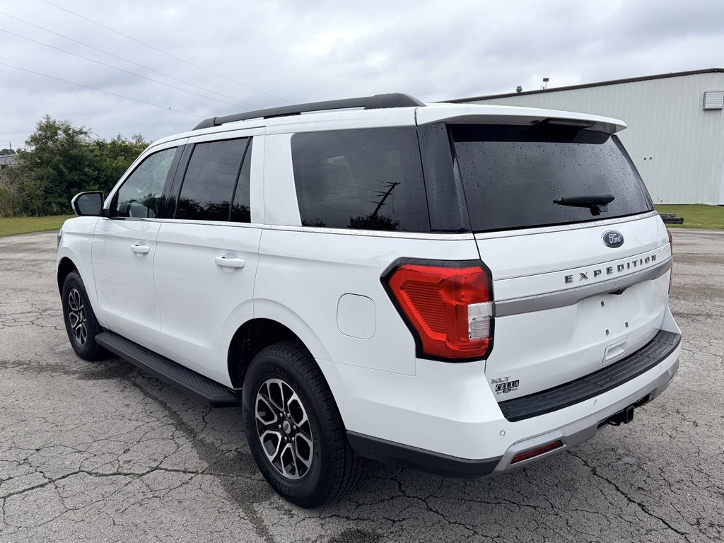 Certified 2024 Ford Expedition XLT image 4