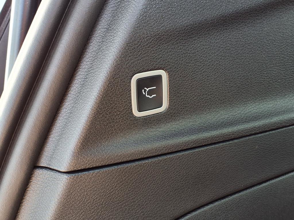 New 2025 Chrysler Pacifica Limited w/ Trailer Tow Group image 29