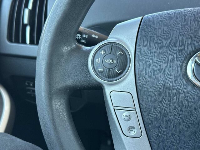 Used 2015 Toyota Prius Two w/ Preferred Accessory Package FWD image 27