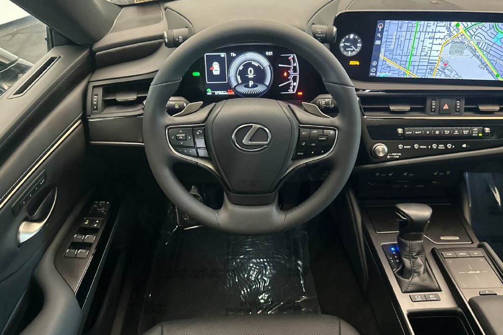 Certified 2022 Lexus ES 300h w/ Premium Package FWD image 14