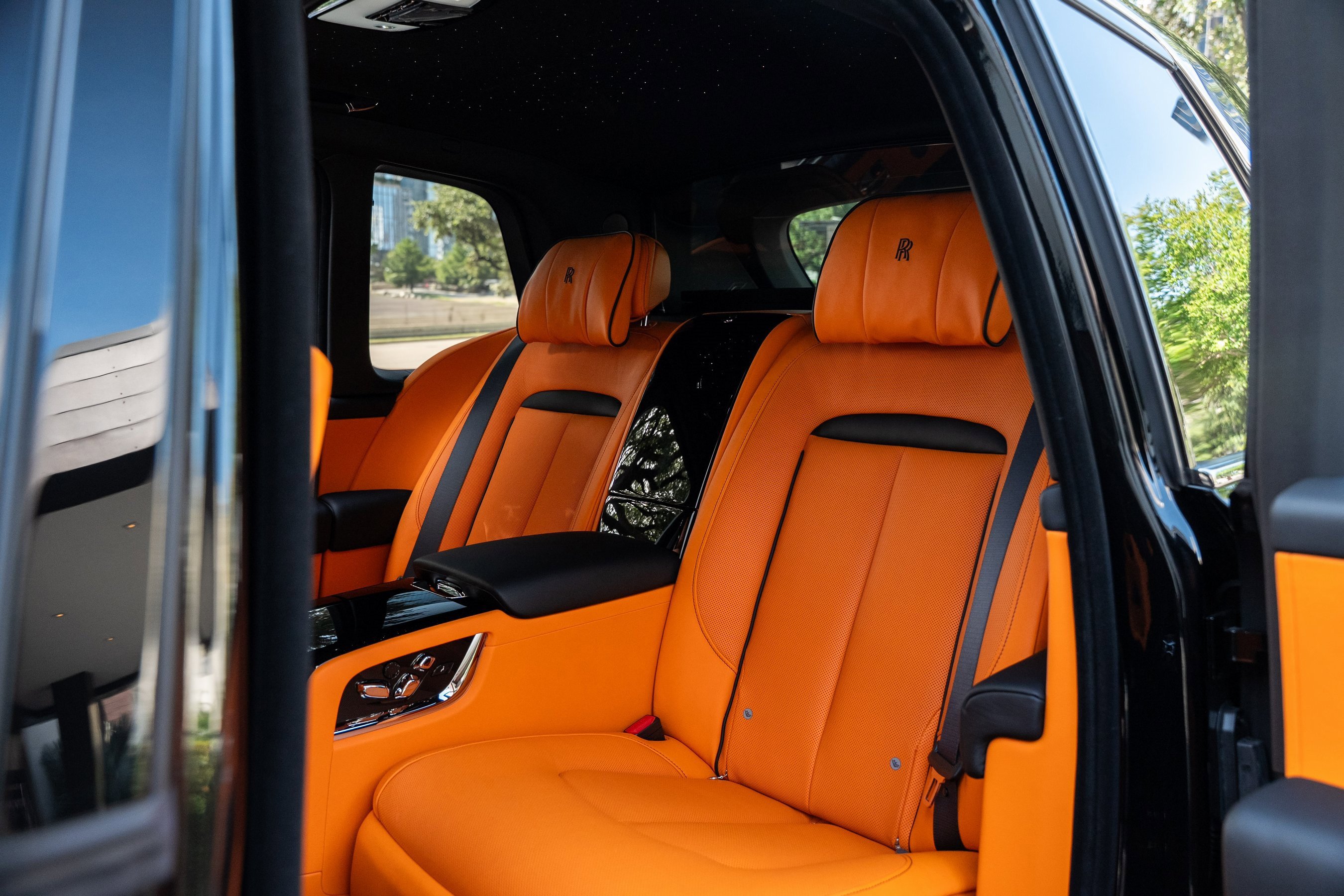 Used 2025 Rolls-Royce Cullinan image 41