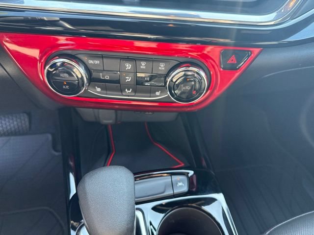 Used 2024 Chevrolet Trax RS w/ Sunroof Package FWD image 26