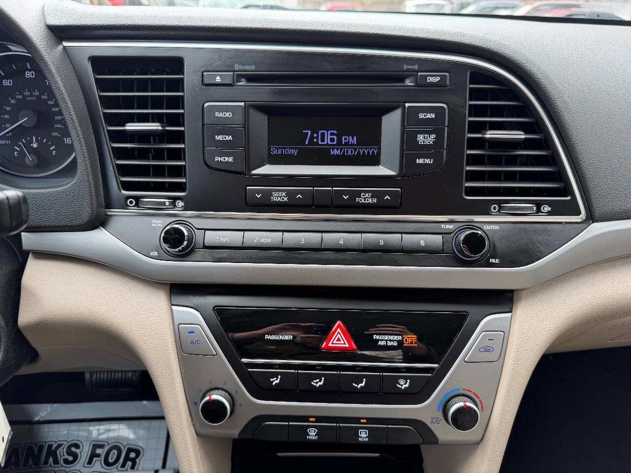 Used 2017 Hyundai Elantra SE FWD image 15