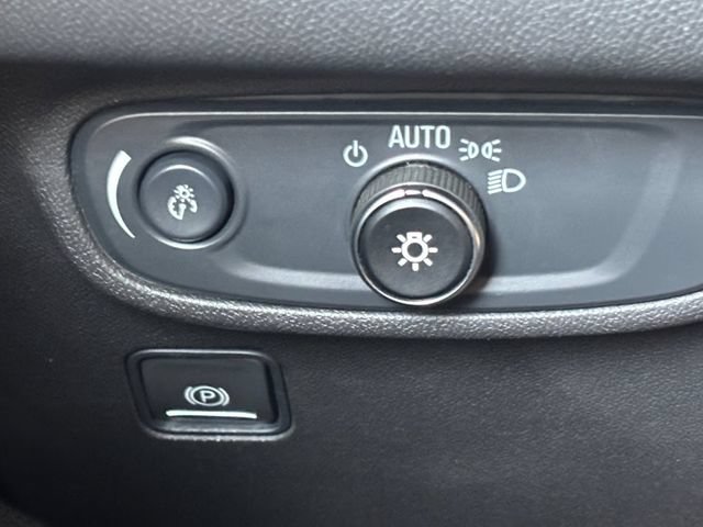 Used 2024 GMC Terrain SLE FWD image 33