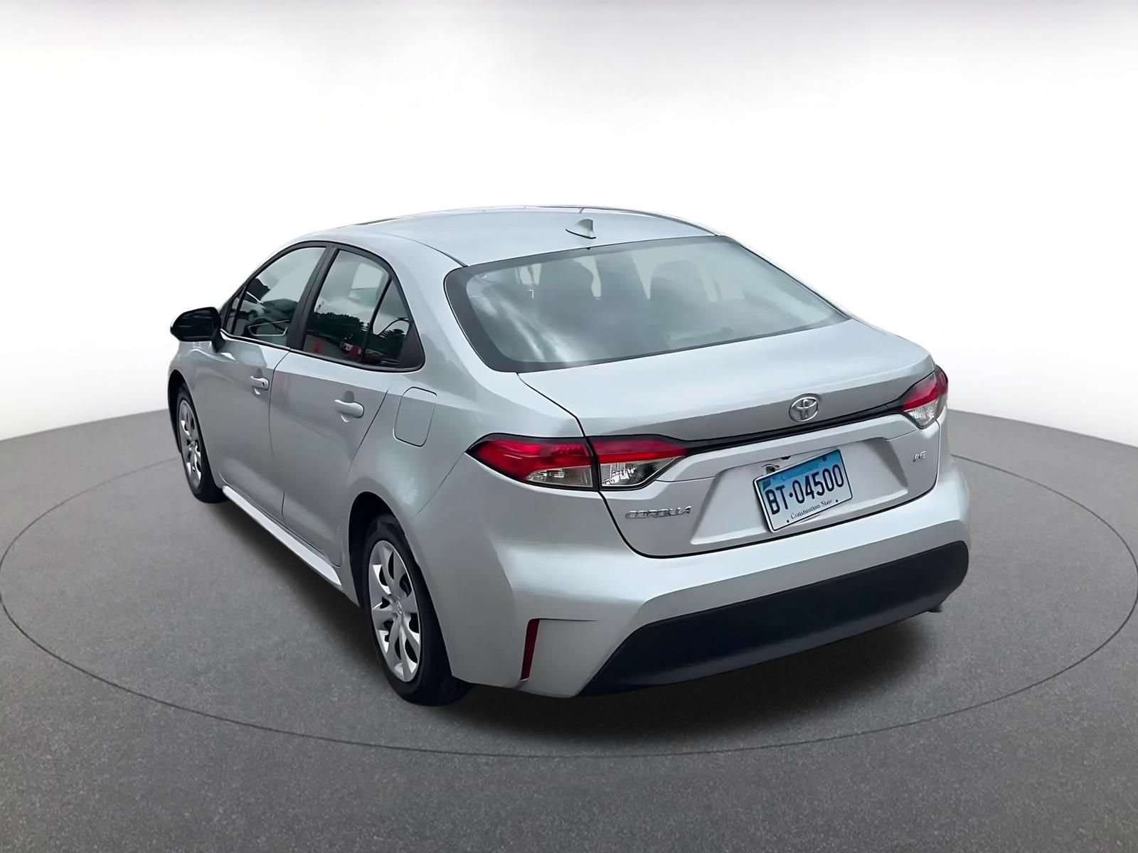 Used 2025 Toyota Corolla LE FWD image 10