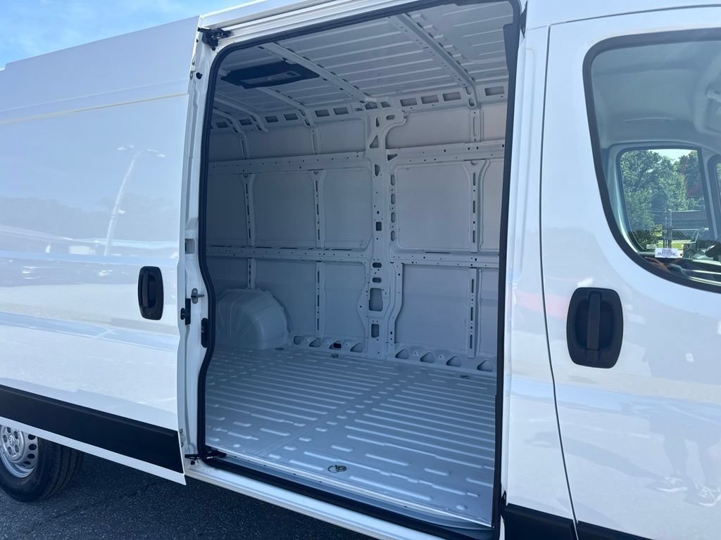 Used 2025 RAM ProMaster 2500 w/ Convenience Group FWD image 20