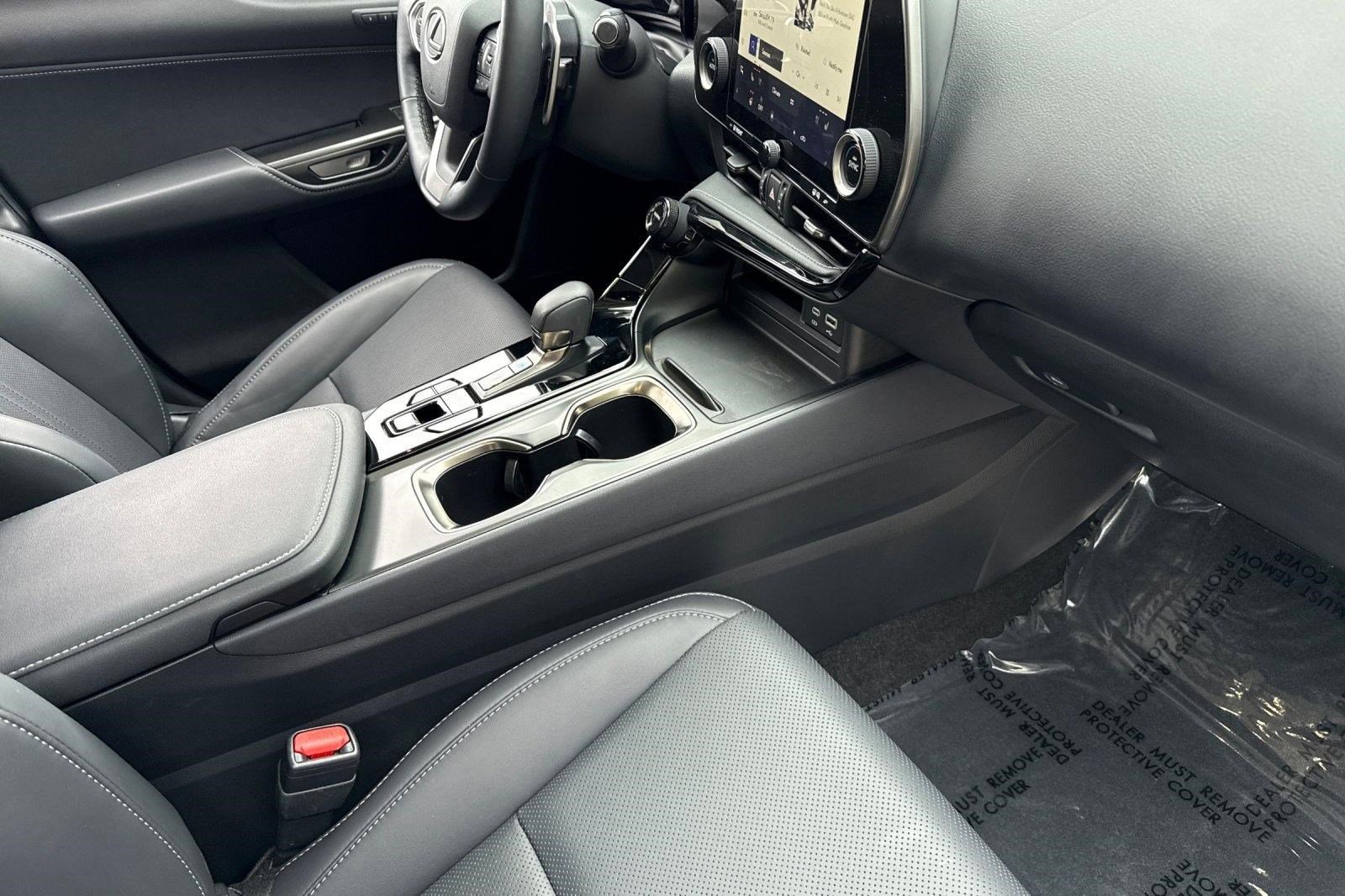 Used 2025 Lexus NX 350h AWD w/ Premium Package image 30