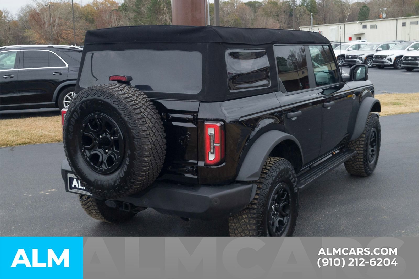 Used 2023 Ford Bronco Wildtrak image 6