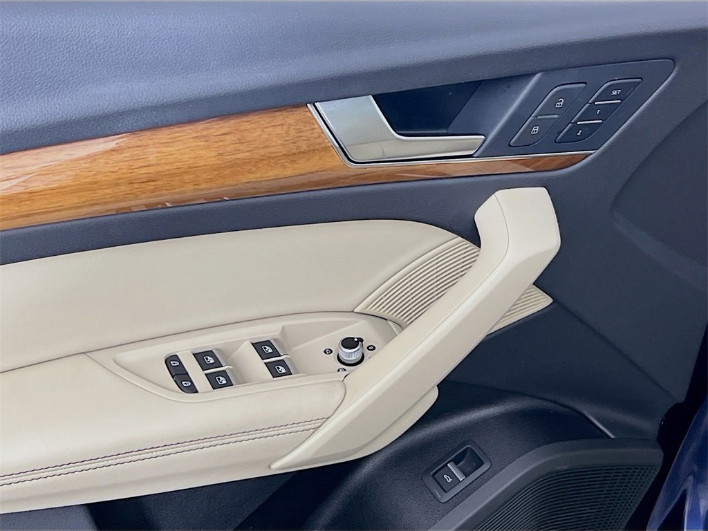 Used 2023 Audi Q5 2.0T Prestige w/ Prestige Package image 20