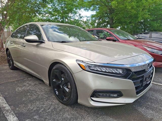 Used 2018 Honda Accord Touring image 3