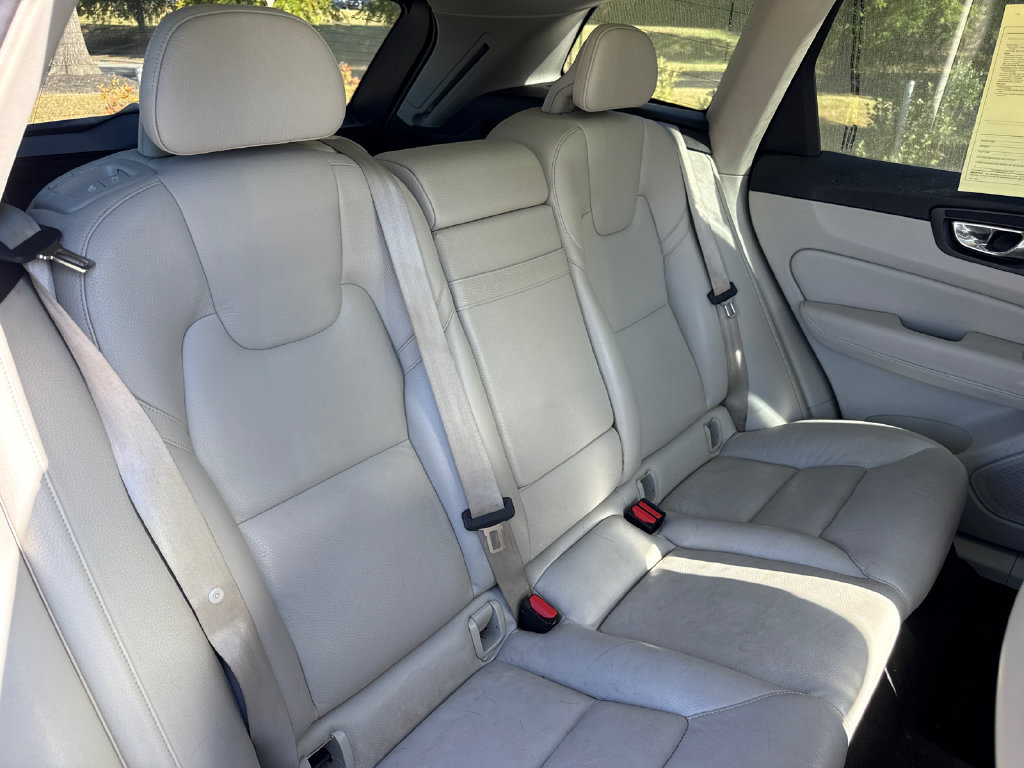 Used 2018 Volvo XC60 T6 Momentum w/ Advanced Package AWD/4WD image 33