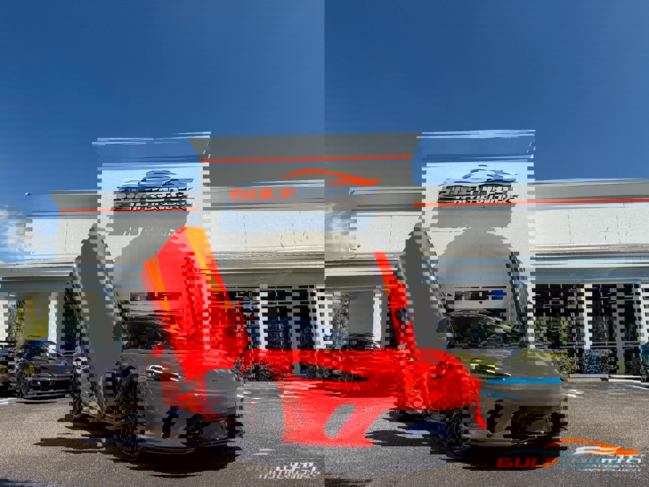 Used 2023 McLaren GT image 1