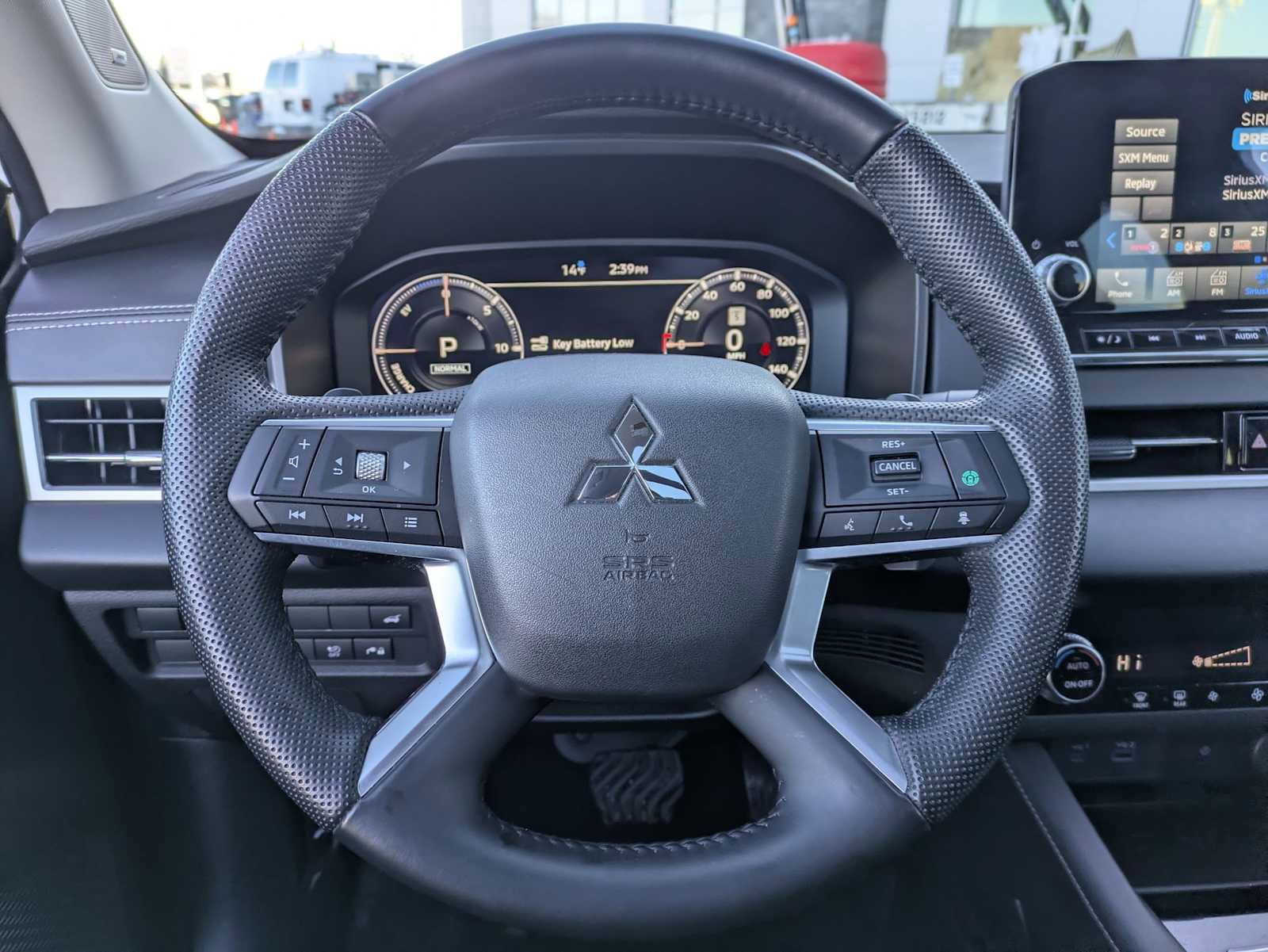 Used 2023 Mitsubishi Outlander SE image 23