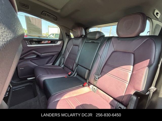 Used 2024 Porsche Cayenne S AWD/4WD image 20