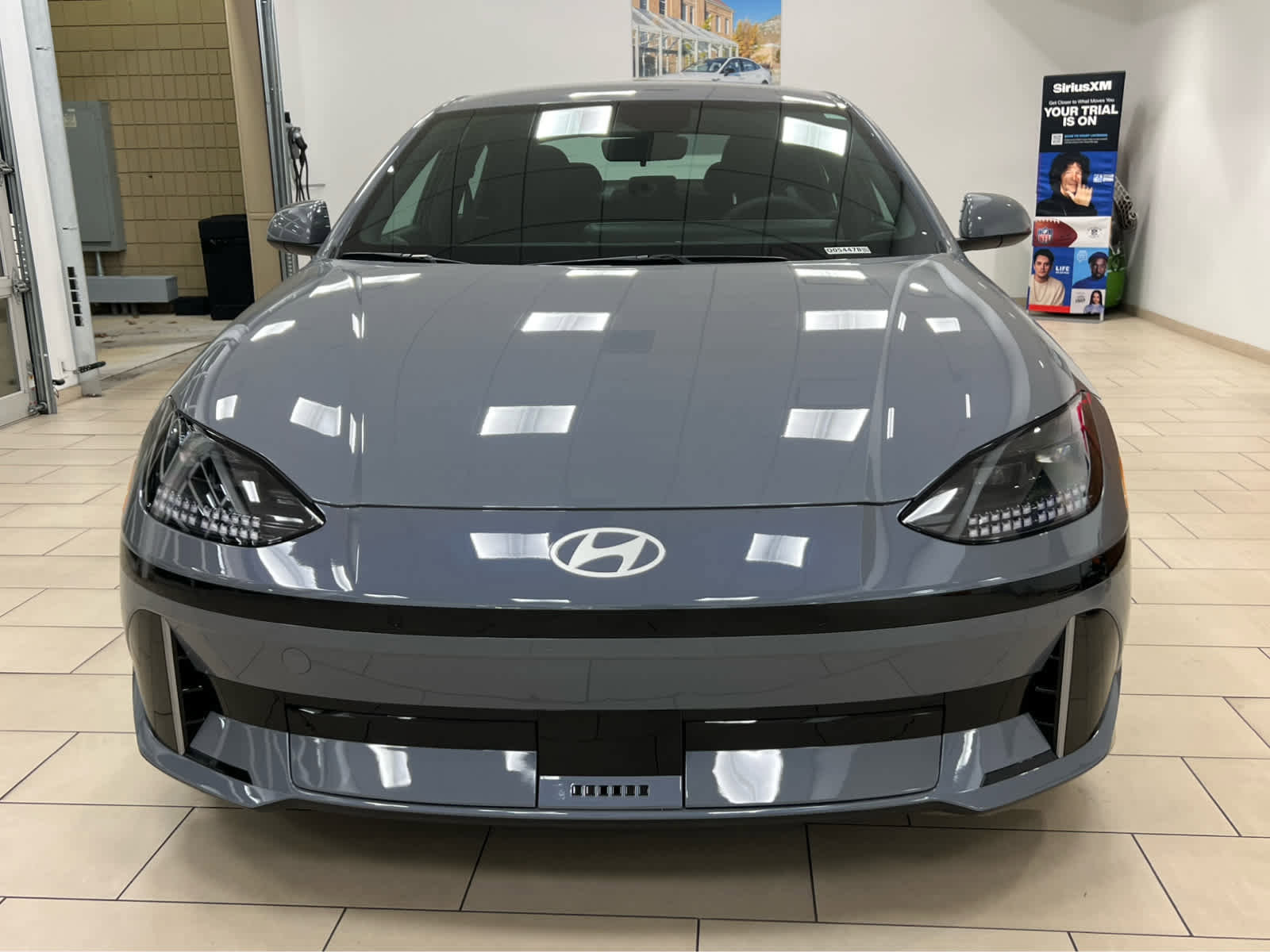 New 2025 Hyundai Ioniq 6 SE image 3