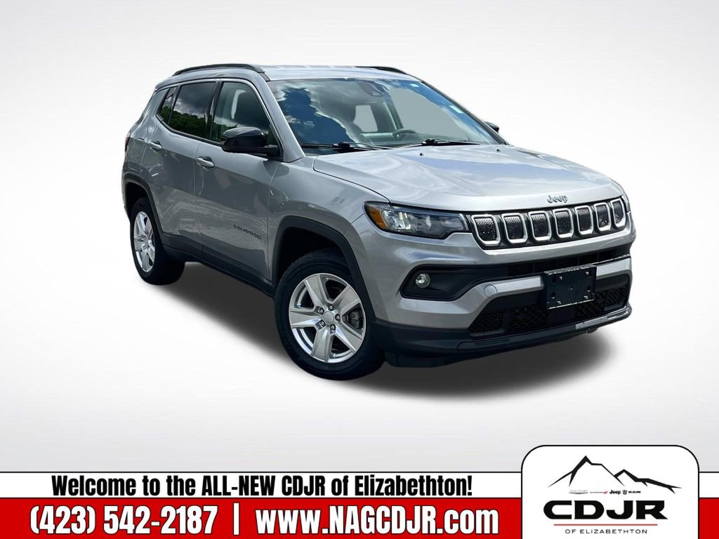 Used 2022 Jeep Compass Latitude image 1