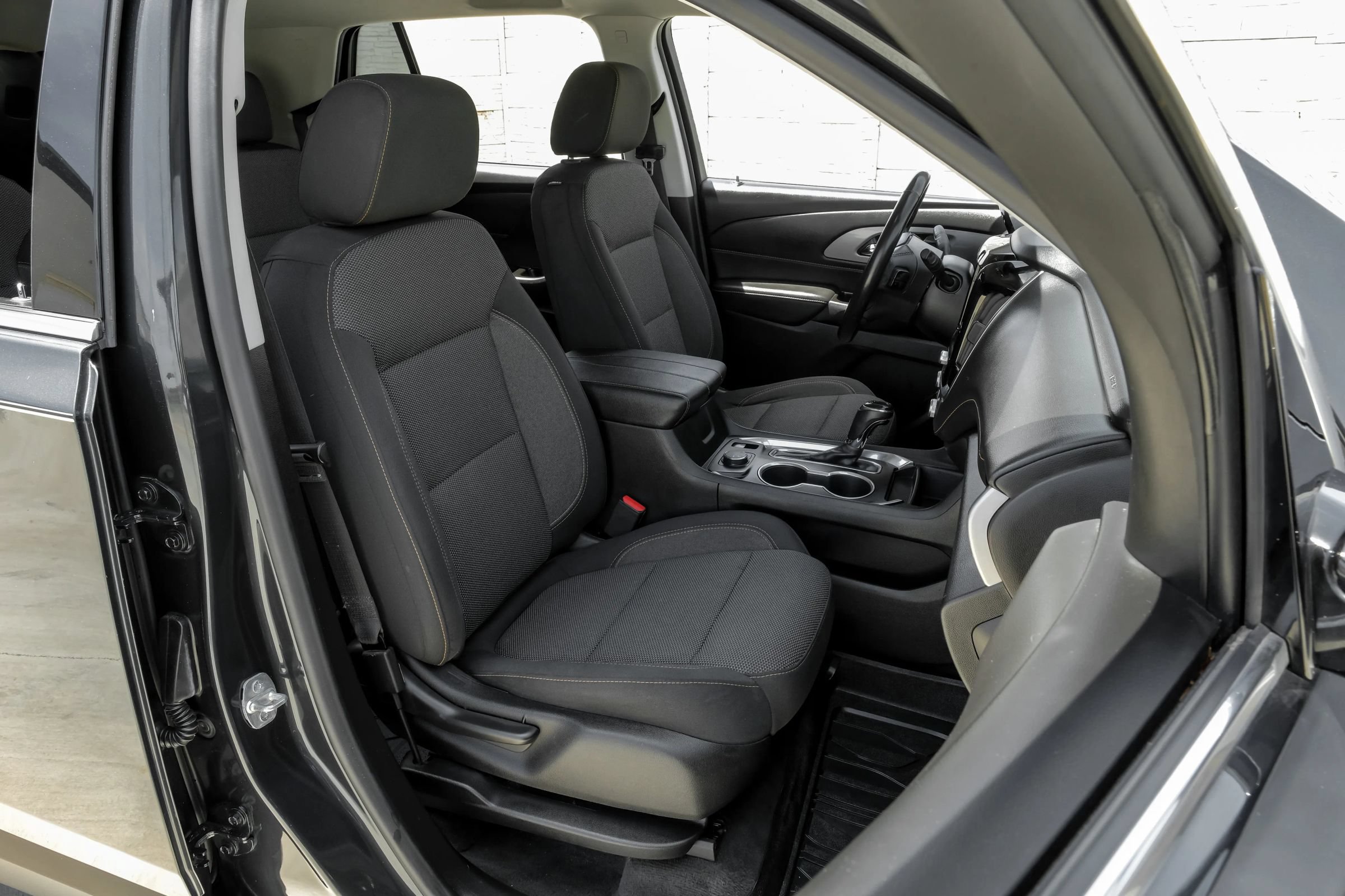 Used 2019 Chevrolet Traverse LT w/ LPO, Floor Liner Package AWD/4WD image 38