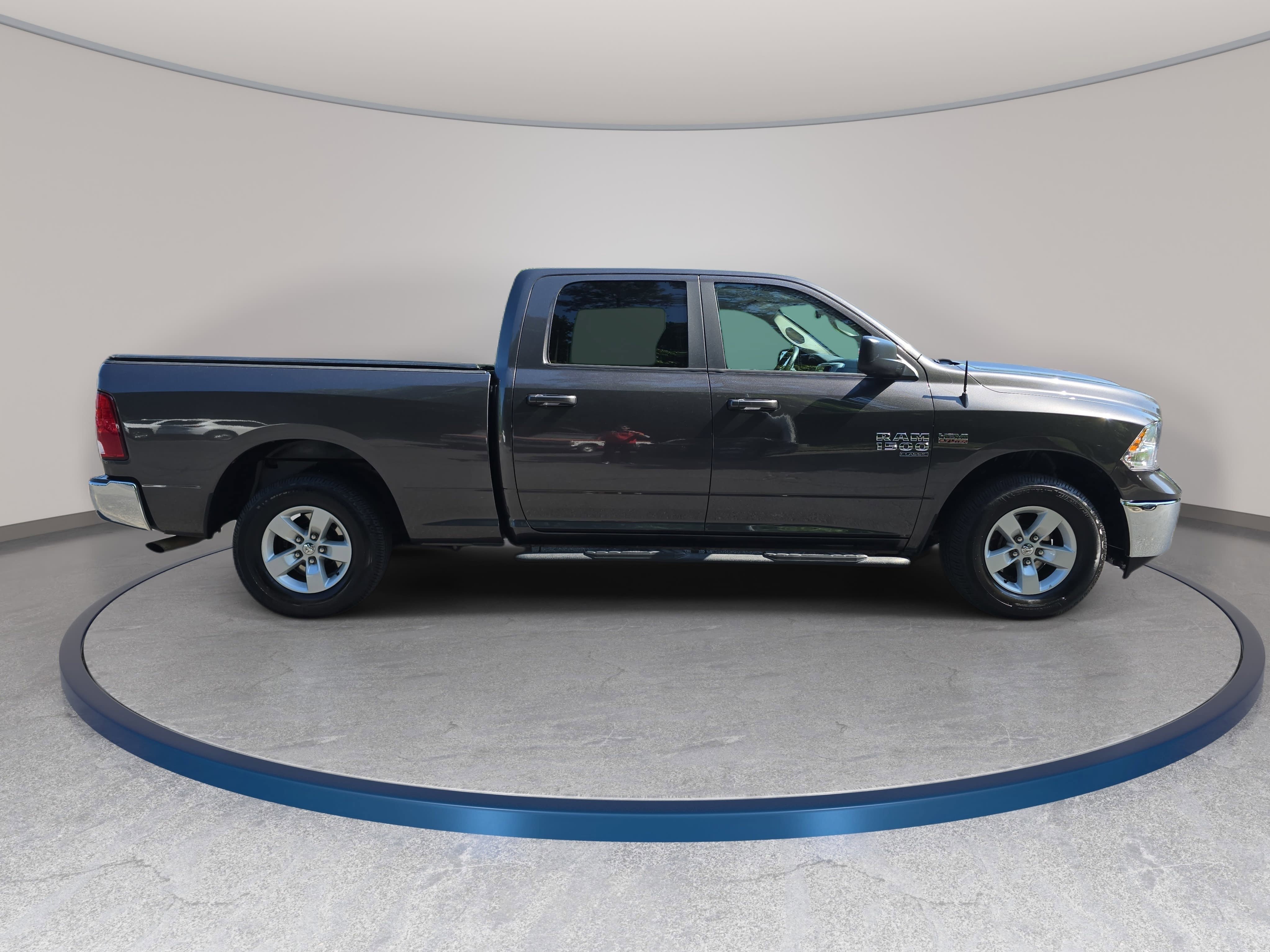 Used 2019 RAM 1500 Classic SLT RWD image 4