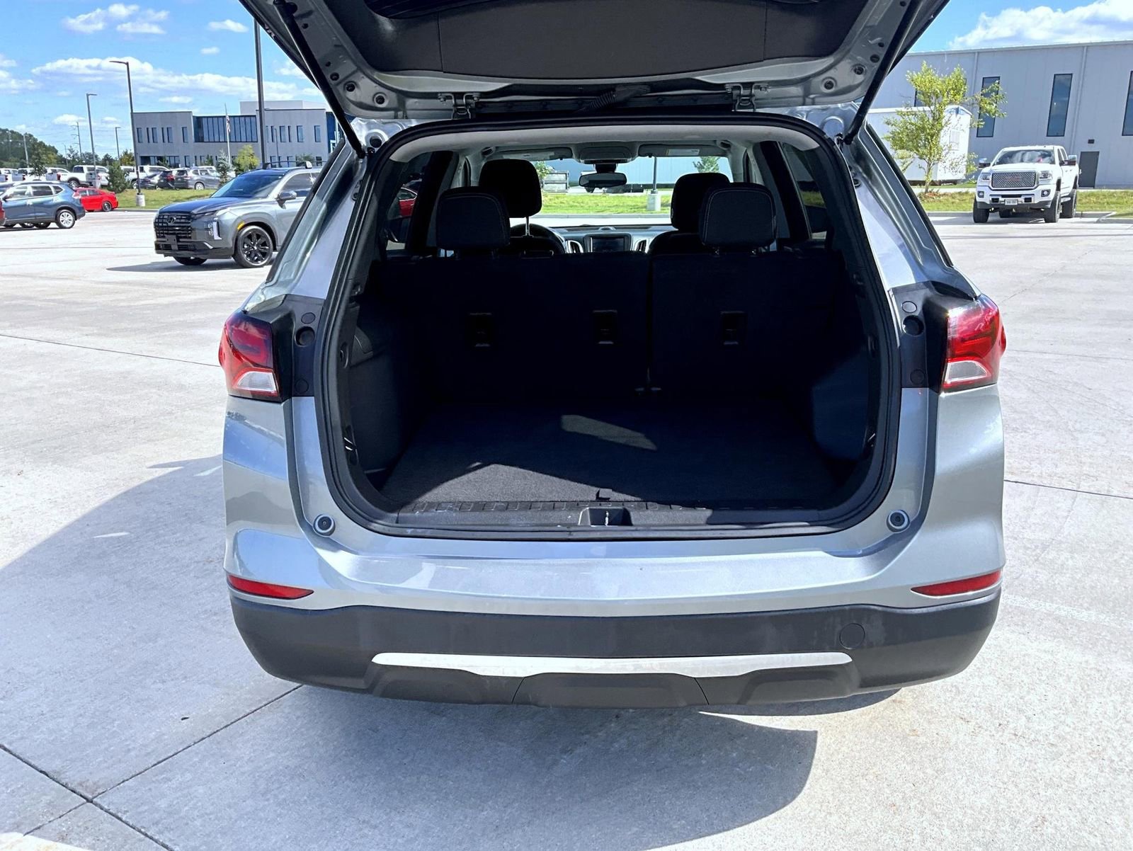 Used 2023 Chevrolet Equinox LT AWD/4WD image 21