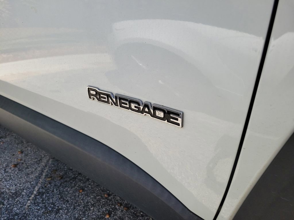 Used 2019 Jeep Renegade Latitude w/ Popular Equipment Group image 9