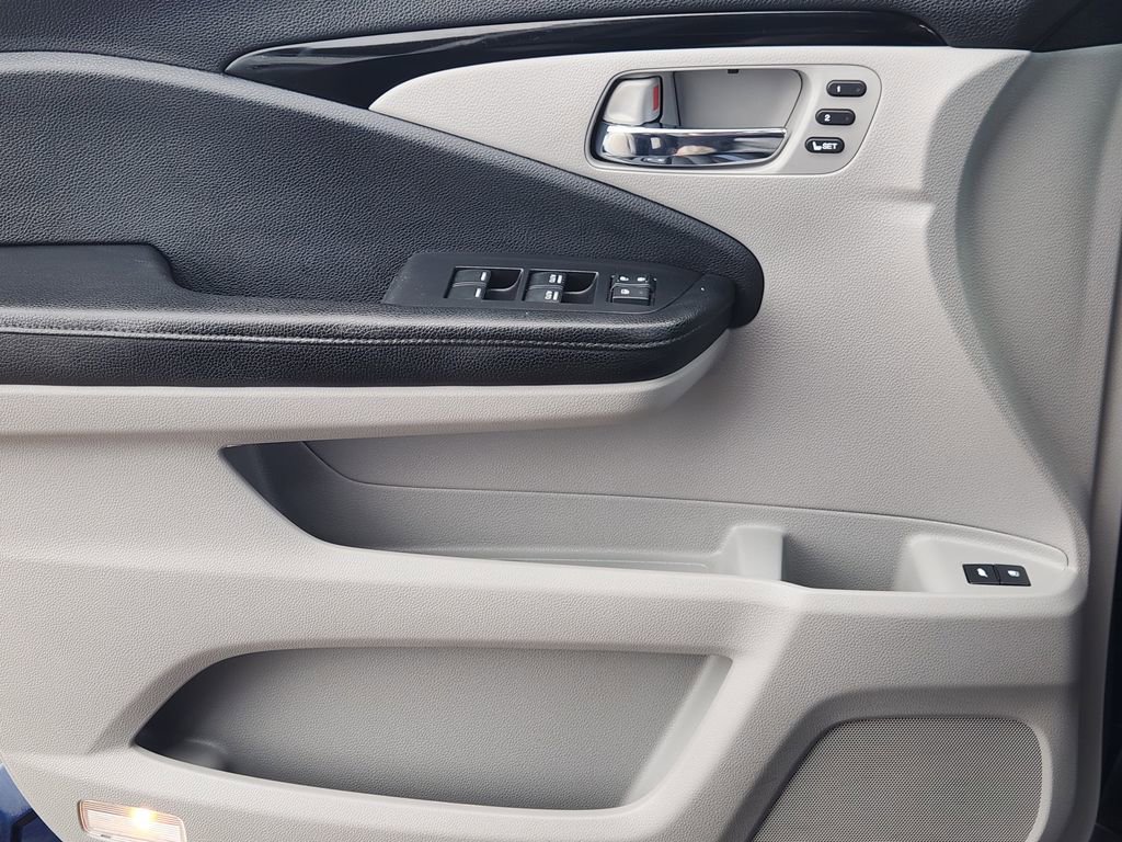 Used 2018 Honda Pilot Elite image 18
