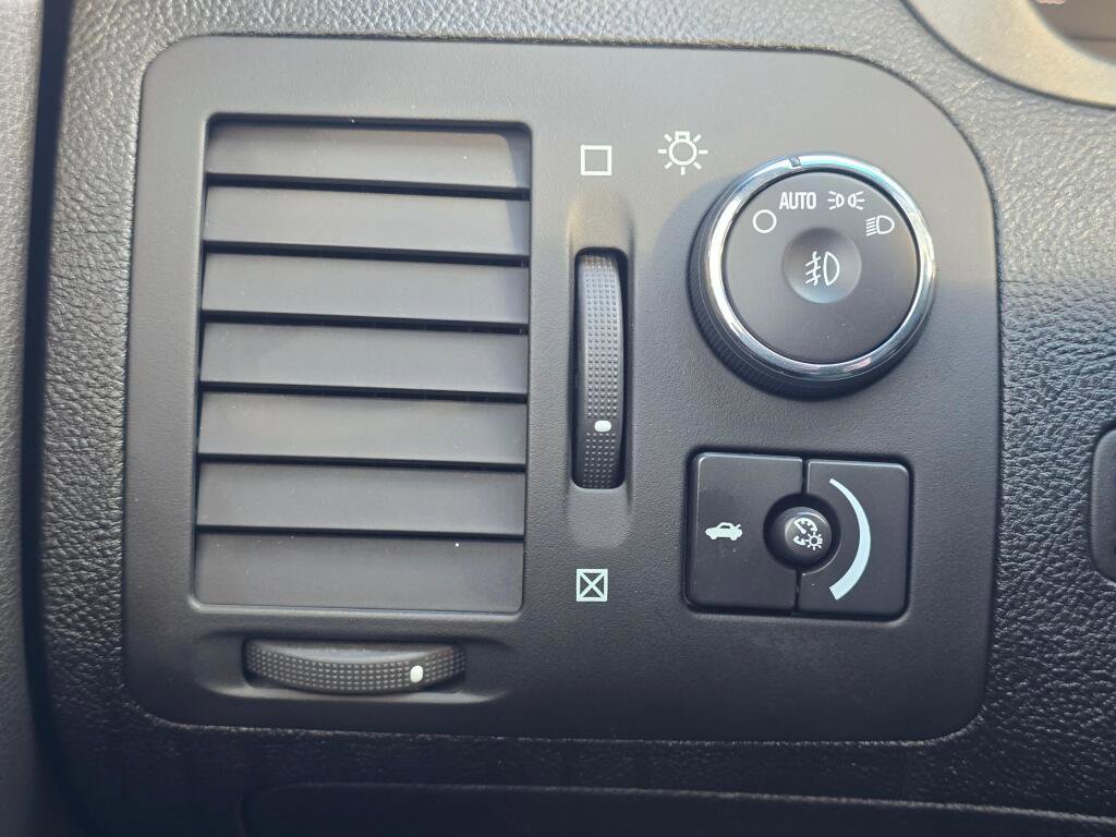 Used 2007 Cadillac DTS Performance image 39