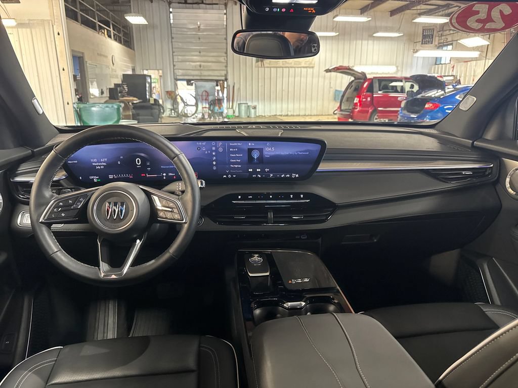 Used 2025 Buick Enclave Avenir w/ Trailering Package, 5000 lbs. AWD/4WD image 18