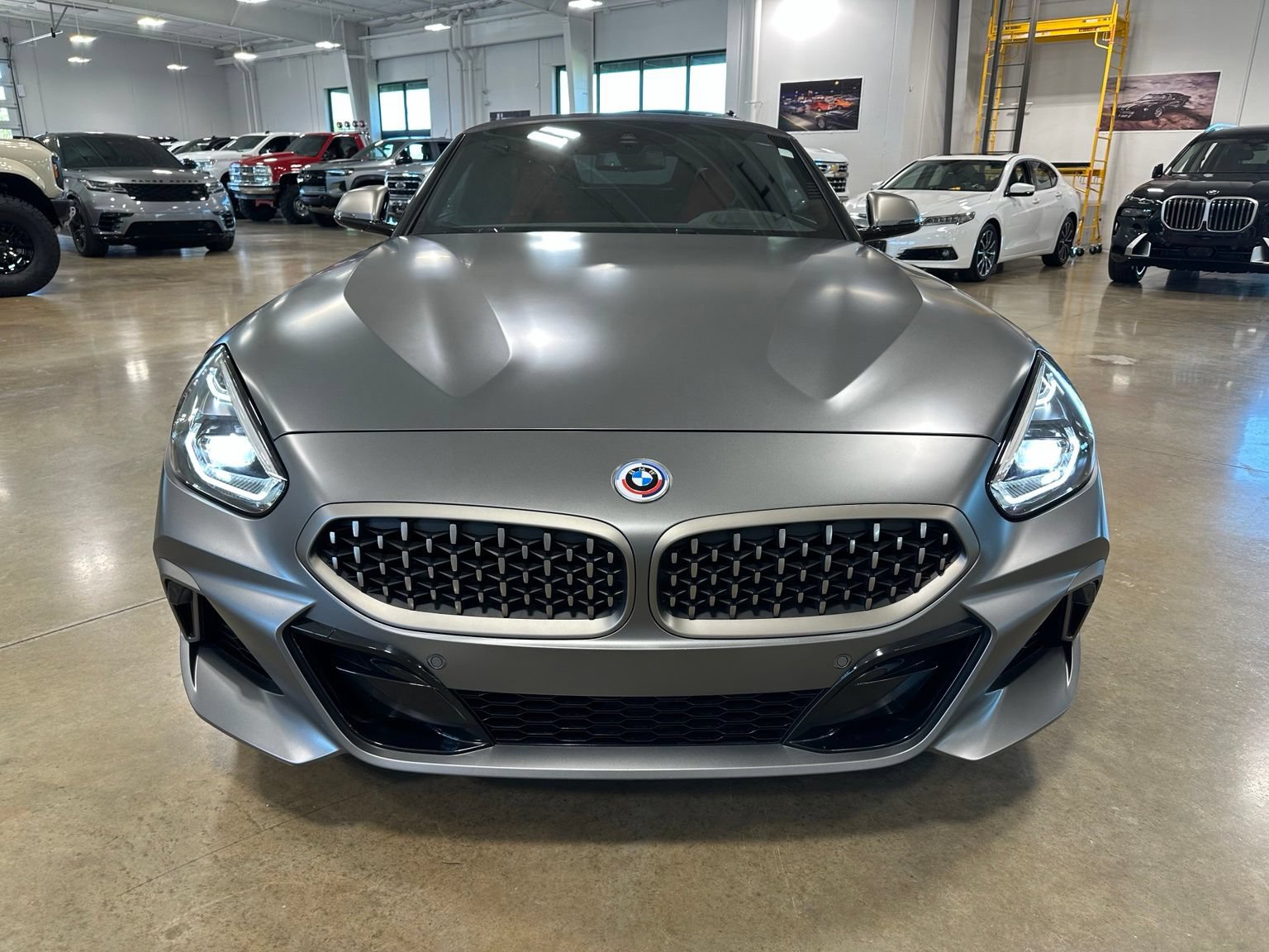 Used 2022 BMW Z4 M40i w/ Premium Package RWD image 2