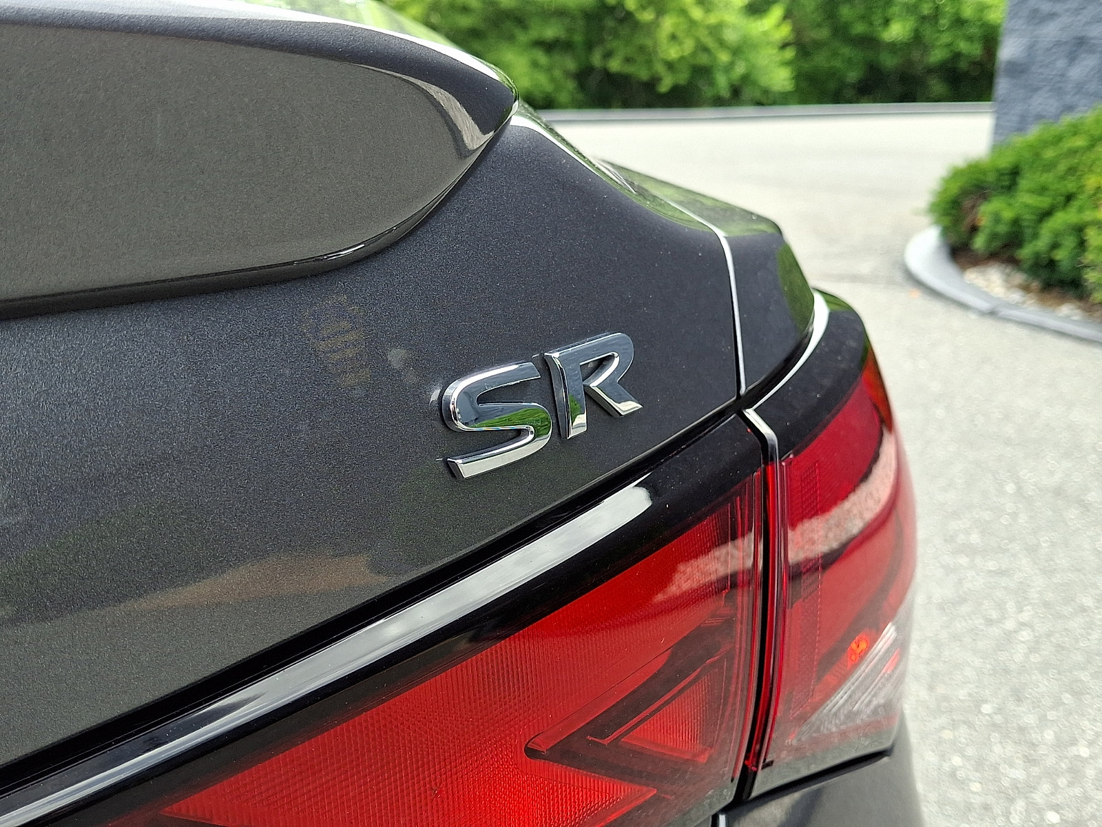 Used 2020 Nissan Sentra SR w/ Premium Package FWD image 31