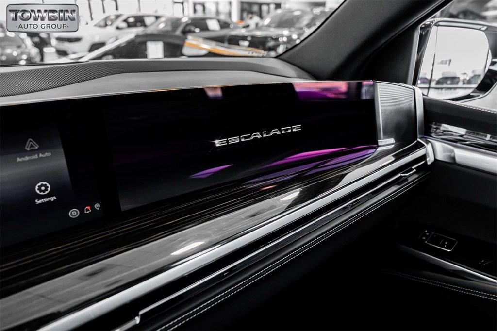 Used 2025 Cadillac Escalade Premium Luxury image 39