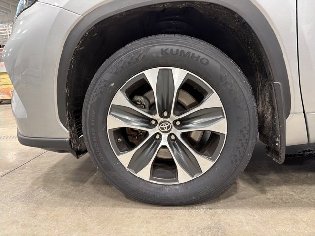 Certified 2024 Toyota Highlander XLE image 67