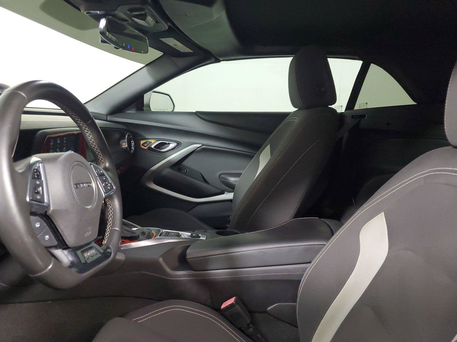 Used 2017 Chevrolet Camaro LT RWD image 15