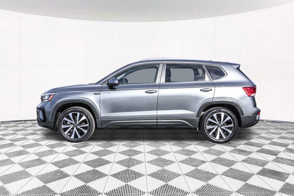 Certified 2022 Volkswagen Taos SE image 15