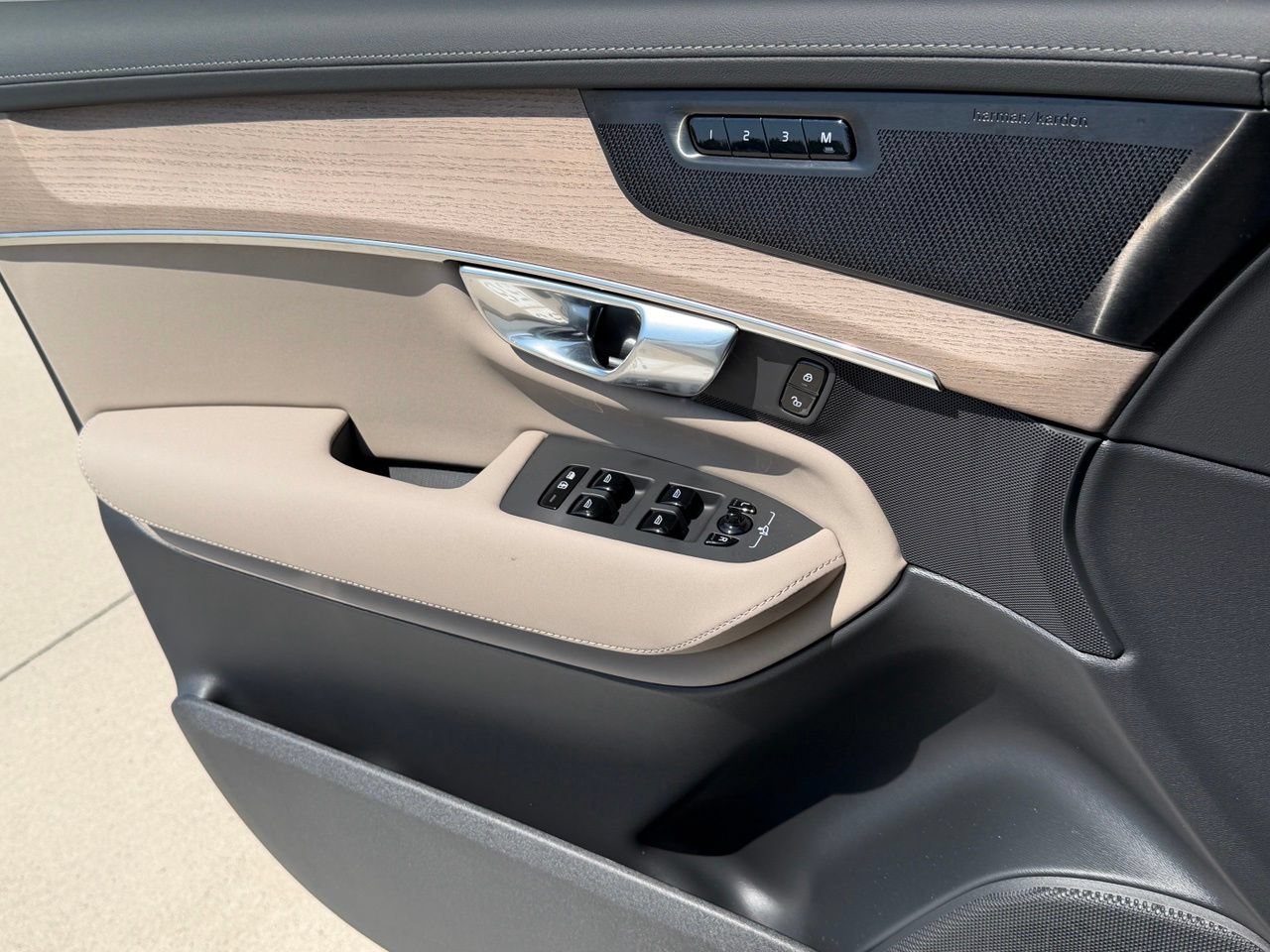 New 2026 Volvo XC90 B5 Plus AWD/4WD image 16