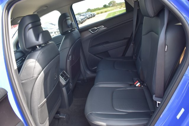 New 2026 Kia Sportage EX FWD image 18